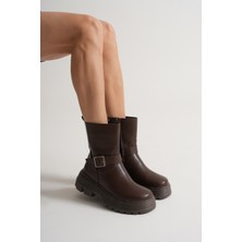 Tonny Black Kadın Kahve Kalın Eva Taban Kemer Toka Detaylı Fermuarlı Bot