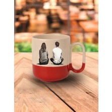 Kadın ve Erkek Baskılı Kırmızı Tabanlı Kupa Bardak - Seramik Çay, Kahve Hediyelik Bardağı