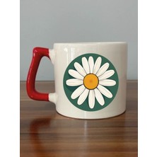 Yeşil Tabanlı Papatya Temalı Kırmızı Kulplu Kupa Bardak - Seramik Çay, Kahve Hediyelik Bardağı