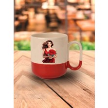 Elinde Çiçekli Kadın Görselli Kırmızı Tabanlı Kupa Bardak - Seramik Çay, Kahve Hediyelik Bardağı