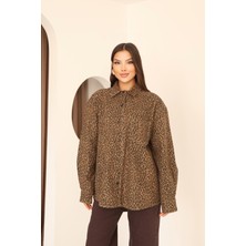 Kadın Kahverengi Leopar Desenli Düğme Detaylı Gömlek Yaka Oversize Ceket