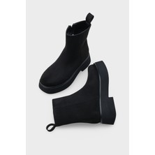 Capone Outfitters Darla Yuvarlak Burunlu Yandan Fermuarlı Trak Tabanlı Kadın Bot