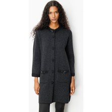 Desen Triko Kadın Dik Yaka Kolu ve Cebi Nakış Işlemeli Uzun Yün Kaban 25034 Siyah