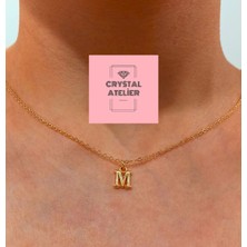 Crystal Atelier Altın Kaplama Üç Boyutlu Minimal M Harf Kolye – Kişiye Özel Baş Harf Kadın Kolye – Şık, Zarif ve Parlak Tasarım – Paslanmaz Çelik Gold Harf Kolye Hediye Seçeneği – 3 Boyutlu Harf Kolye