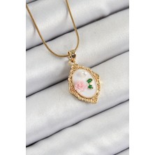 316L Çelik Zincir Beyaz Sanatsal Portre Inci Detaylı Gül Figürlü Model Gold Renk Kadın Kolye - Lisinya