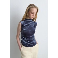 Gusto Dik Yakalı Büzgülü Kadife Bluz - Gri