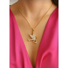 Çelik Kararma Yapmaz Zirkon Taşlı Kadın Tektaş Yüzük Taşıyan Kolyesi