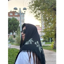 Siyah Baskılı Pamuklu Püsküllü Eşarp Yazma – Günlük ve Çeyizlik Yazma Başörtüsü