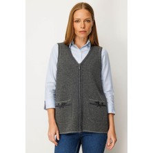 Desen Triko Kadın V Yaka Cebi Nakış Işlemeli Yün Yelek 25030 Füme