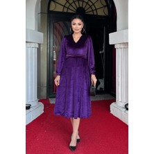 Kadife Kumaş V Yaka Midi Elbise - Patlıcan Mor