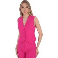 Krep Slim Fit Fuşya Yelek – Ofis & Günlük Kombin Için Canlı Renk ve Rahat Şıklık