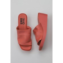 Bueno Shoes Mercan Deri Kadın Dolgu Topuklu Terlik 01WY2404 01WY2404