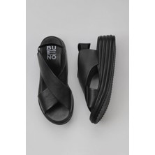 Bueno Shoes Siyah Deri Kadın Dolgu Topuklu Sandalet 01WY5703 01WY5703