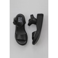 Bueno Shoes Siyah Deri Kadın Dolgu Topuklu Sandalet 01WY5700 01WY5700