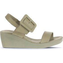 Bueno Shoes Haki Deri Kadın Dolgu Topuklu Sandalet 01WA0400 01WA0400