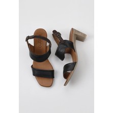 Bueno Shoes Siyah Deri Kadın Topuklu Sandalet 01WU11100 01WU11100