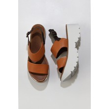 Bueno Shoes Taba Deri Kadın Dolgu Topuklu Sandalet 01WU11400 01WU11400