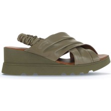 Bueno Shoes Haki Deri Kadın Dolgu Topuklu Sandalet 01WA0508 01WA0508