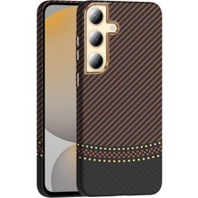 Zore Galaxy S24 Kılıf M-Safe Şarj Özellikli Karbon Fiber Görünümlü Frms Gros Kapak - Gold-Siyah