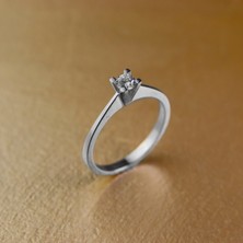 GIBYJEWEL V Kare Kısa Tırnak Ince Kol Pırlanta Modeli 925 Ayar Gümüş Tektaş Yüzük - Taş Çapı 3 Mm-0,10 Ct