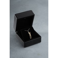 Essare 925 Ayar Gümüş Işıklı Kutuda Rodyum Kaplama Birbirine Sarılan Sevgili Aşk Kolye