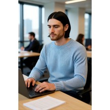 FRM Erkek Mavi Bisiklet Yaka Fitted Seamless Reglan Kol Akrilik Triko Kazak Modern Şıklık Rahatlık