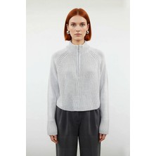 Ersefa Kadın Regular Kalıp Selanik Örgü Fermuarlı Dik Yaka Crop Triko Kazak Soğuk Havaların Şık Seçimi