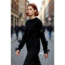 PayBuy Kadın Siyah Regular Kalıp Omuz Açık Fiyonk Detaylı Triko Kazak Günlük Kombinler Için Şık ve Rahat