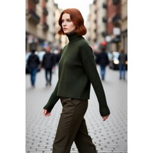 PayBuy Kadın Oversize Dik Yaka Triko Kazak Standart Kollu Düz Desen Yumuşak Dokulu Crop Kışlık Rahatlık