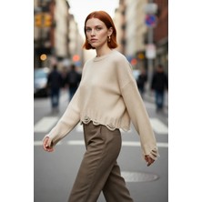 PayBuy Kadın Oversize Triko Crop Kazak Düşük Kollu Akıtma Detaylı Yumuşak Dokusuyla Modern Şıklık Sunar