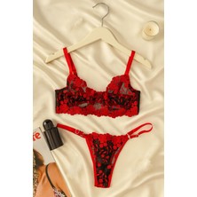 Kırmızı Çiçek Işlemeli Siyah Dantelli Sütyen Külot Takımı