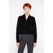 Ersefa Kadın Regular Kalıp Selanik Örgü Fermuarlı Dik Yaka Crop Triko Kazak Soğuk Havaların Şık Seçimi