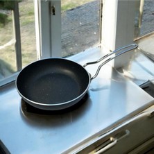 Peramari Tuna House Granit Kapaksız Tava 20 cm Siyah