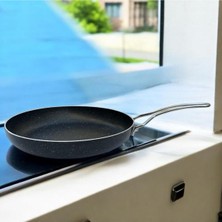 Peramari Tuna House Granit Kapaksız Tava 30 cm Siyah