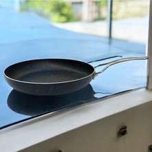 Peramari Tuna House Granit Kapaksız Tava 28 cm Siyah