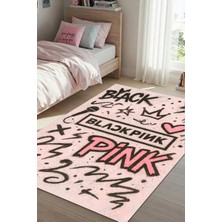 The Reef Design Kore Müzik Grubu Temalı  Blackpink Kız Çocuk Halısı Pembe Dijital Baskı Dokuma Kaymaz Taban Yıkanabilir Antialerjik Genç Kız Halısı