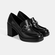 Desa Kadın Siyah Metal Toka Detaylı Kalın Topuklu Loafer