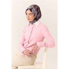 Silk Home İnce Pamuk Soft Eşarp Pastel Mor-Siyah Desenli Kolay Şekil Alan 90x90