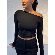 Gülten Akgün Omuz Detaylı Siyah Body