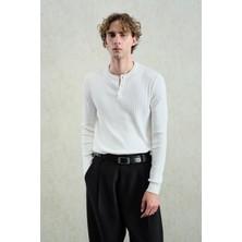 Giesto Dar Kesim Düğmeli Triko Beyaz T-Shırt