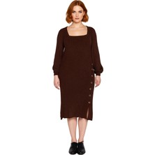 Ersefa Kadın Bodycon Kesim Triko Elbise Uzun Kollu Kare Yaka Midi Boy Fitilli Düğme Detayıyla Kaliteli