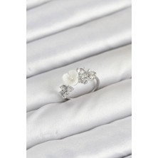 Skygo Pirinç Gümüş Renk Çiçek Model Zirkon Taşlı Kadın Yüzük - TJ-BYK3879