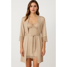 Cherry Queen Kadın Bej Jakarlı Dantel Detaylı Premium Gecelik & Sabahlık Takımı – Özel Kutulu