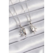 Skygo 316L Çelik Gümüş Renk Zirkon Taşlı Güneş Model İşleme Yazı Detay Arkadaşlık Kolyesi - TJ-BKO9289