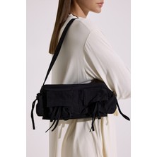 Manuka Cep Detaylı Bağcıklı Çanta Siyah