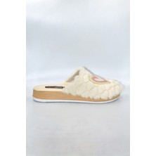 Shoemix Kadın Beyaz Kalpli Kışlık Ev Terliği