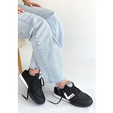 Alfaze Beyaz Detaylı Ortopedik Topuk Dikenine Karşı Özel Üretim Bağcıklı Spor Ayakkabı Cilt Siyah Topuk Boyu 2 cm