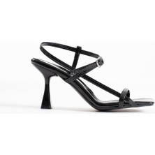 Trendella Rossie Kadın Siyah Rugan Topuklu Sandalet