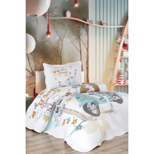 Çeyiz Diyarı Gezgin Kız Baskılı Kapitoneli Tek Kişilik Yatak Örtüsü Mavi