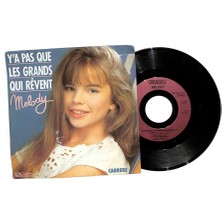Melody - Ya Pas Que Les Grands Qui Revent  (109.5) PLK16846